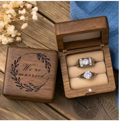 Mrs & Mr Wedding Ring Wooden Box Engraving